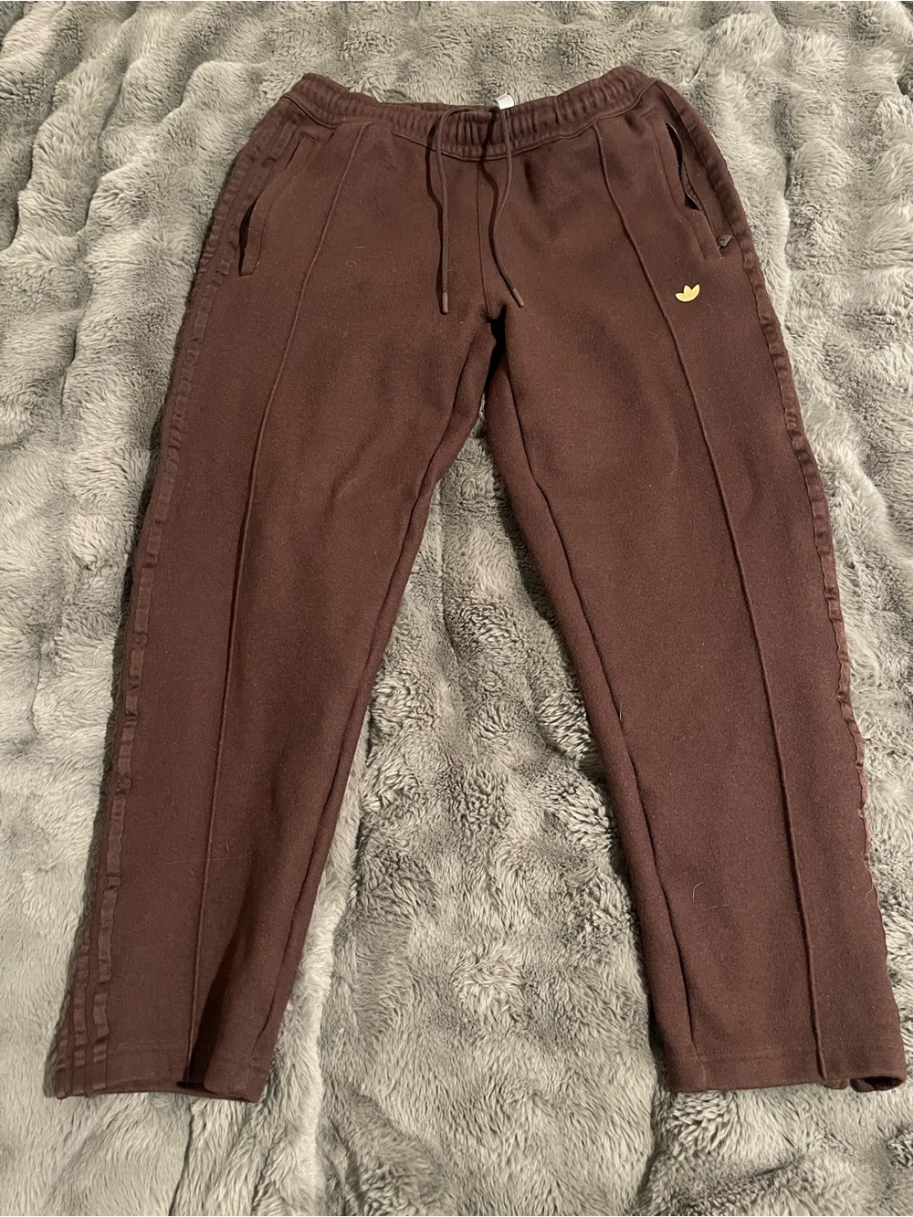 Adidas Men's wool blend Jogger Pants with zippered ankles from the Netherlands
